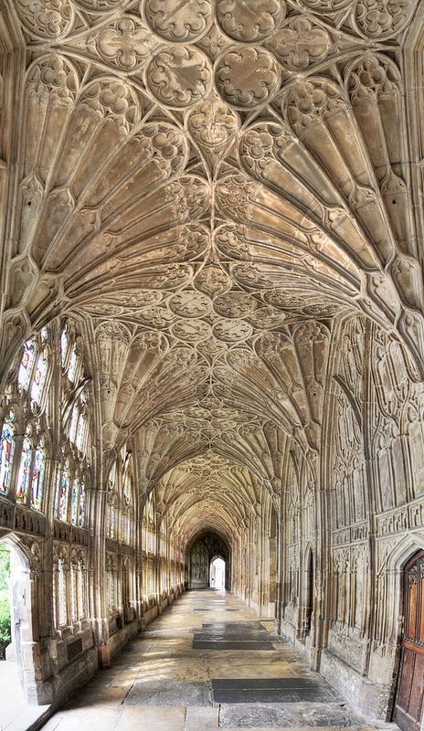 In the cloister of Gloucester Cathedral - Architecture Designs