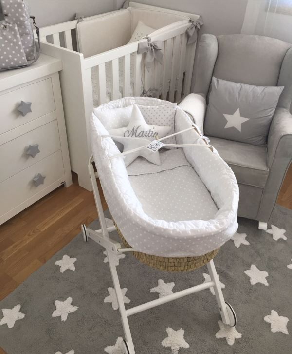 MOISES TOPOS BORDADOS en 2020 | Habitacion bebe ikea, Moisés para bebes, Decoracion habitacion bebe niña