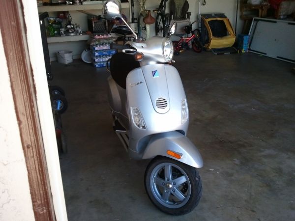 2450 Miles 285000 Vespa LX150 2009 2450 Miles 285000 Vespa LX150 2009