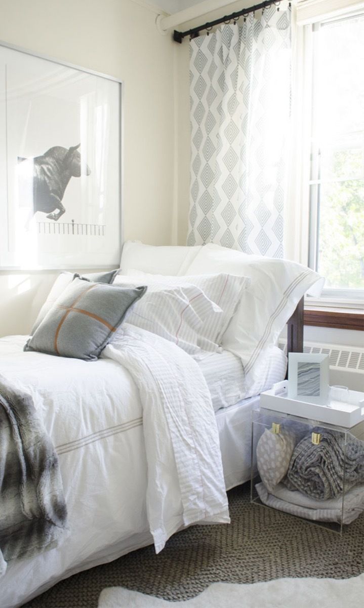 36 dorm room before and afters that ll totally inspire you dreamy dorm room dorm room decor dorm room diy dorm theme ideas on 36 dorm room before and afters that ll totally inspire you dreamy dorm room dorm room decor dorm room diy dorm room decor
