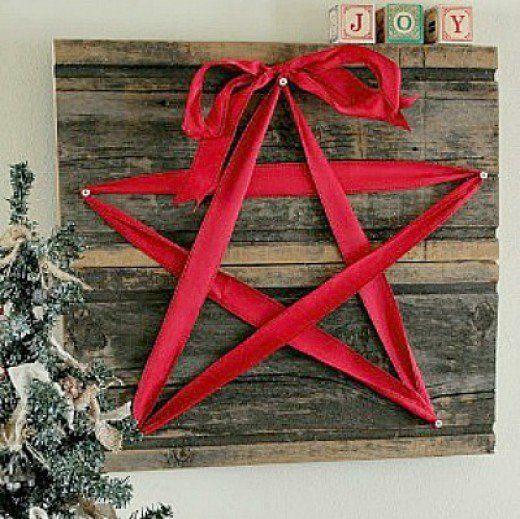 40 Rustic Christmas Craft Ideas Crafts Using Burlap Jute 40 Rustic Christmas Craft Ideas Crafts Using Burlap Jute Rusty Tin Accents And Pine Cones Country Holiday Projects Included Orna