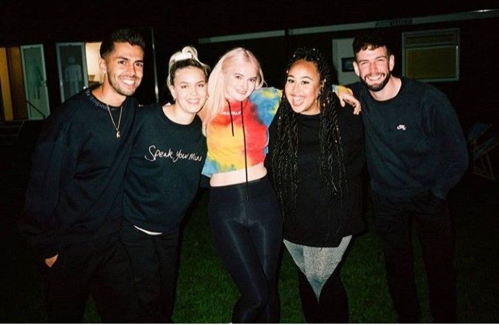 Anne Marie And Clean Bandit Zombie Disney Anne Clean Bandit
