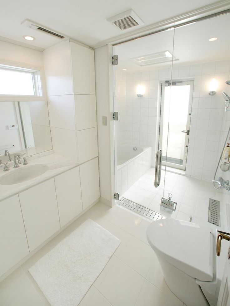 トイレと洗面を一緒にした欧米スタイル トップメゾン バスルームインテリア 輸入住宅 インテリア ホワイト トイレと洗面を一緒にした欧米スタイル トップメゾン バスルームインテリア 輸入住宅 インテリア ホワイト