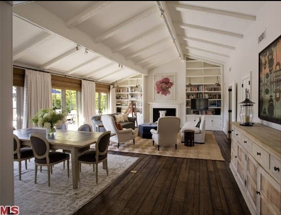 Jennifer Aniston S New Al House With Justin Theroux 20 Pics Jennifer Aniston S New Al House With Justin Theroux 20 Pics White Rooms Pinterest Home And Vaulted Living