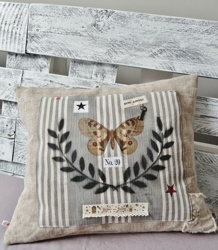 cute pillow in an antique grain sac style CREATIVE W/ SACKS Pinterest Pillows, Burlap and ...