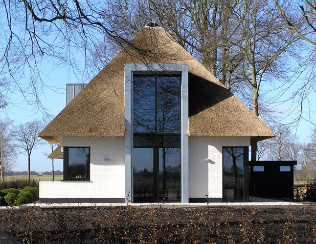Buildings That Know How To Make A Thatched Roof Look Modern Buildings That Know How To Make A Thatched Roof Look Modern