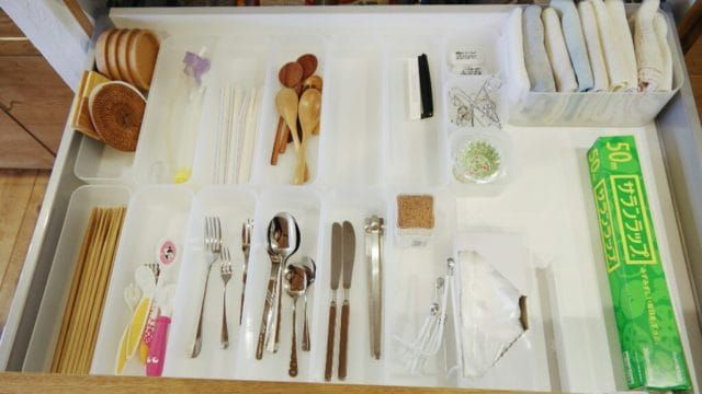 アイランドキッチンなので調味料 キッチンツール まな板 鍋 食器などはすべて引き出しの中に収納しています わが家のキッチンの収納アイデアをブログでご紹介します 21 アイランドキッチン 収納 アイデア キッチン 収納 引き出し アイランドキッチンなので調味料 キッチンツール まな板 鍋 食器などはすべて引き出しの中に収納しています わが家のキッチンの収納アイデアをブログでご紹介します 21 アイランドキッチン 収納 アイデア キッチン 収納 引き出し