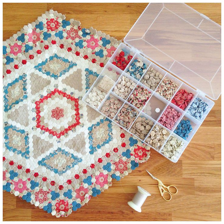 Best 25+ Miniature quilts ideas on Pinterest Mini quilts, Mini quilt patterns and Quilted wall ...
