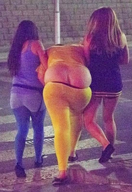 Rude butt crack bbw Aaron bikini change laura top