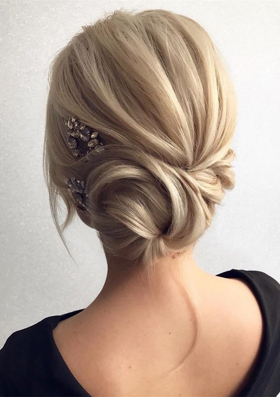 10 Beautiful Hairstyles For All Ages To Look Elegant Wedding 25 Beautiful Hair At Every Age To Try