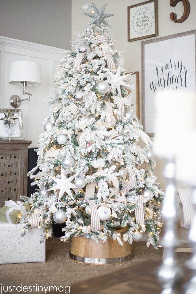 Modern Christmas Tree Decorations best 20+ flocked christmas trees ideas on pinterest | artificial Modern Christmas Tree Decorations best 20+ flocked christmas trees ideas on pinterest | artificial