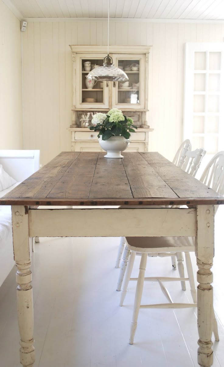 The 25+ best Refurbished dining tables ideas on Pinterest The 25+ best Refurbished dining tables ideas on Pinterest