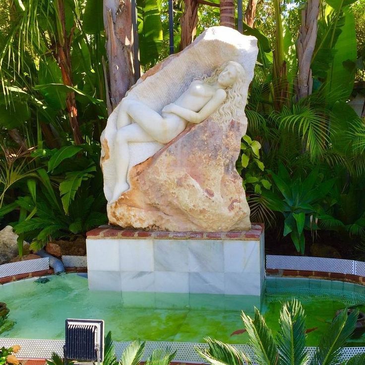 Die besten 25+ Moderne Skulptur Ideen auf Pinterest Statue - designer holzmobel skulptur Die besten 25+ Moderne Skulptur Ideen auf Pinterest Statue - designer holzmobel skulptur