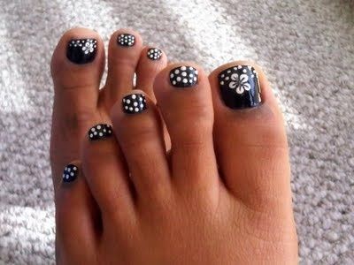 367 Best Cute Pedi Designs♡ Images On Pinterest Toe Nail Art DONE ✅ Black & White Polka Dot flowers ~ Toes Nail Art.maybe not on the little toes but love the big toe look - 367 Best Cute Pedi Designs♡ Images On Pinterest Toe Nail Art