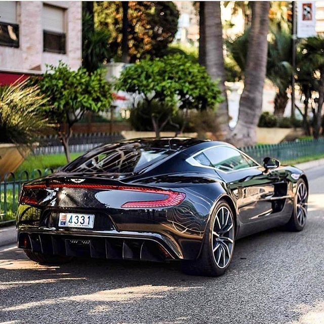 aston martin one 77