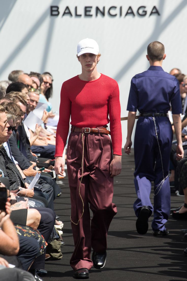 Balenciaga Spring 17 Menswear Fashion Show Vogue Balenciaga Spring Men Fashion Week Mens Fashion Summer Balenciaga Spring 17 Menswear Fashion Show Vogue Balenciaga Spring Men Fashion Week Mens Fashion Summer
