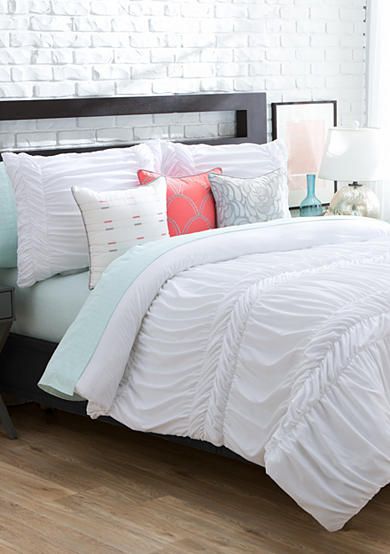20 White Bedroom Ideas That Bring Comfort To Your Sleeping Nest 20 White Bedroom Ideas That Bring Comfort To Your Sleeping Nest Room Decor Pinterest Bed And