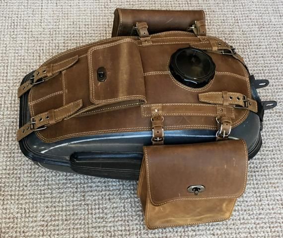 Pin En Romeo Royal Enfield - Leather Tool Box For Motorcycle Pin En Romeo Royal Enfield - Leather Tool Box For Motorcycle