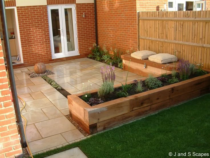 Courtyard Garden Ideas Uk the 25+ best small courtyard gardens ideas on pinterest | small Courtyard Garden Ideas Uk the 25+ best small courtyard gardens ideas on pinterest | small