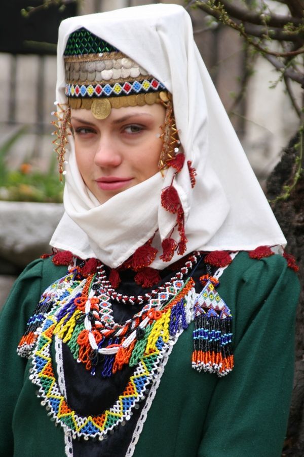 Bulgarian folk dress pictures Bulgarian folk dress pictures