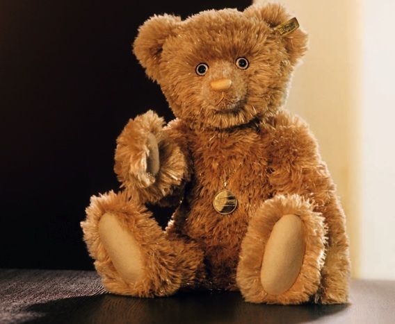 The World's Most Expensive Teddy: 125 Carat Bear from Steiff. Only 125 of  the collectible edition bears were produced, m…