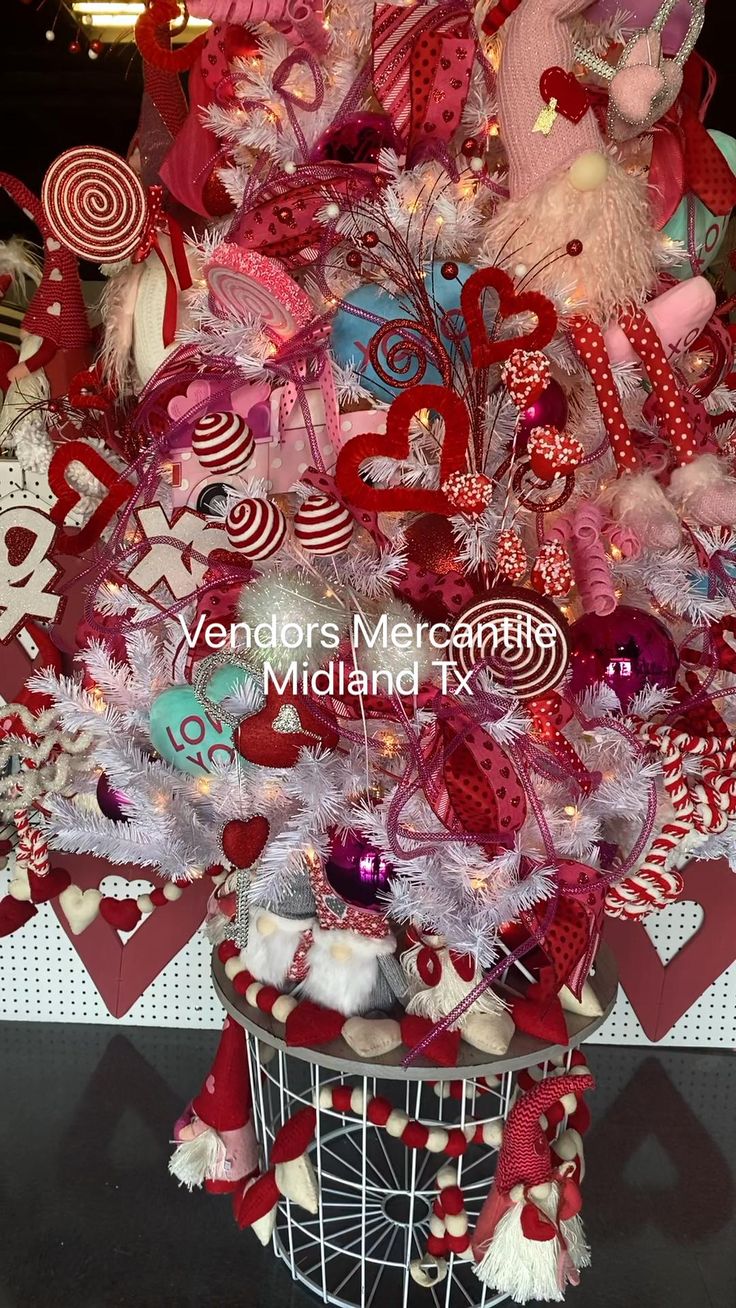 Vendors Mercantile Midland Tx Christmas wreaths, 4th of july wreath