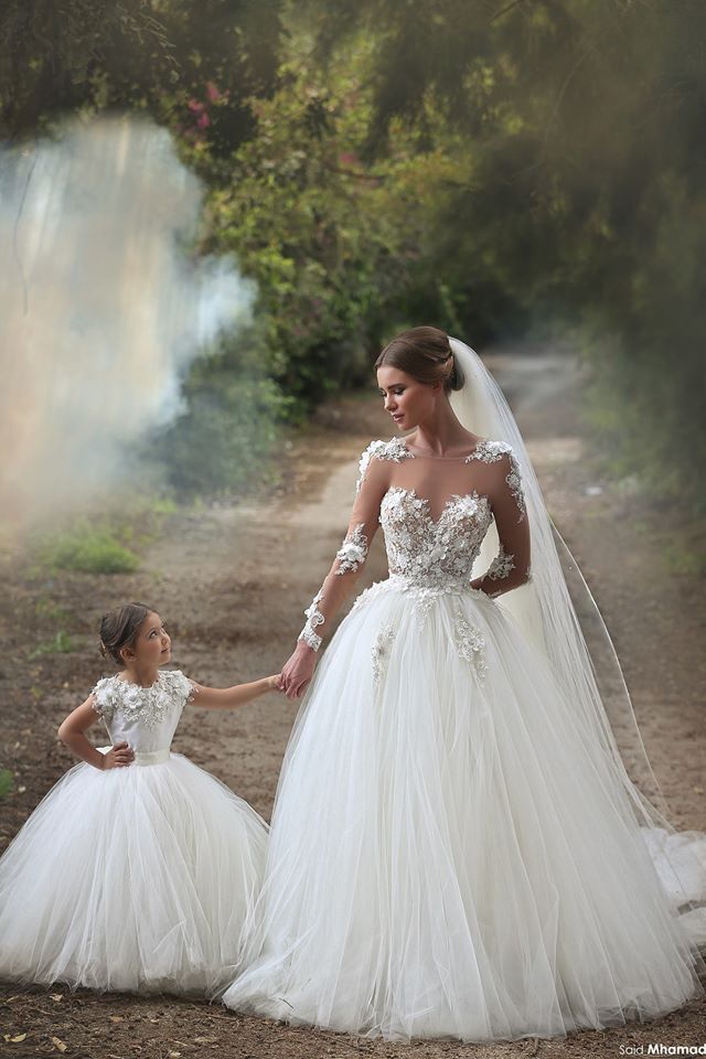 Flower S Dresses Kids Lace First Communion Gowns White Mother Flower S Dresses Kids Lace First Communion Gowns White Mother And Daughter Matching Wedding Dhgatepin Pinterest