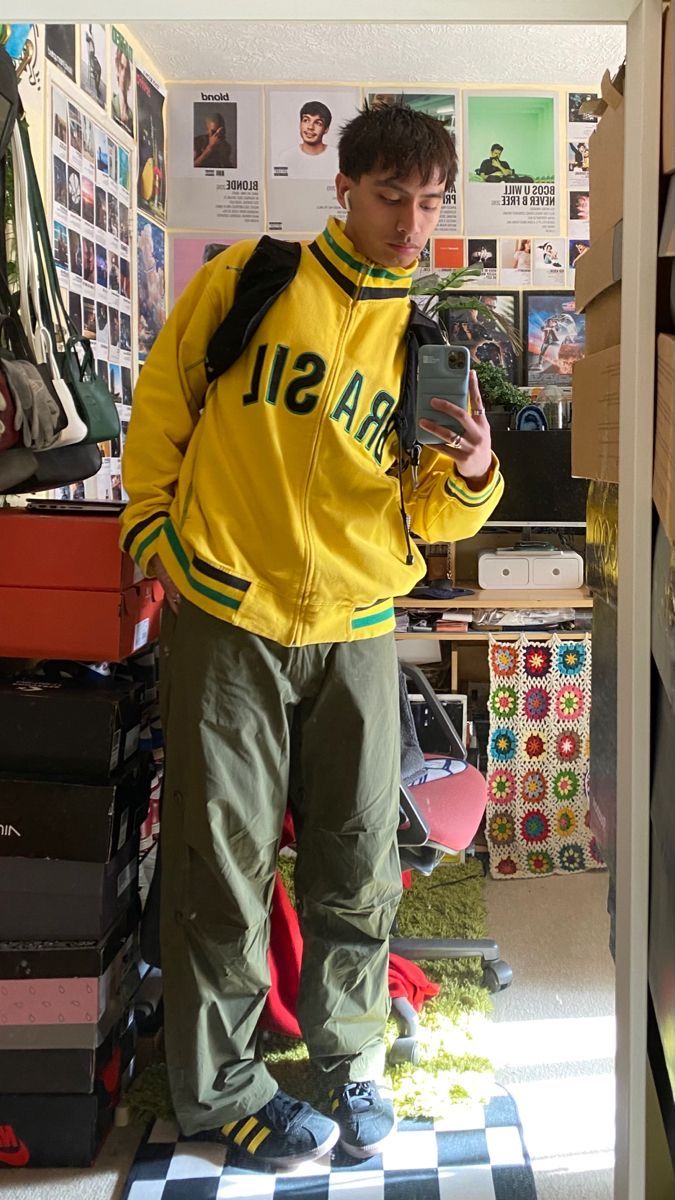 Male Retro Ootd Fashion Grail Inspo Pants Fall Outfit Summer grey-jeans-men-s-outfits-ideas-with-green-shirt-grey-pants-outfit-men