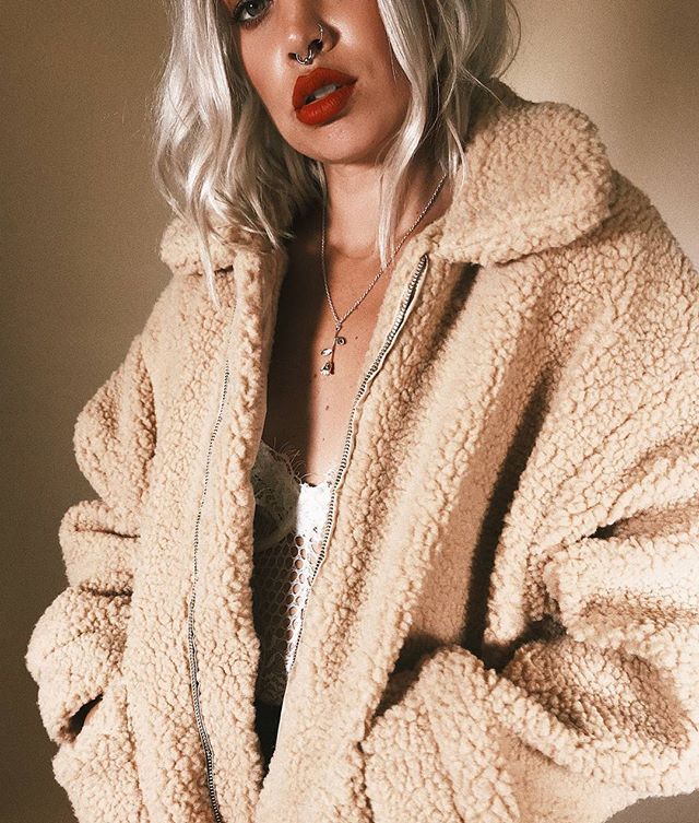 ⚡️️ BADASS WEARS ⚡️️ Our badass babe Teddy Coat Beige – Princess Polly USA