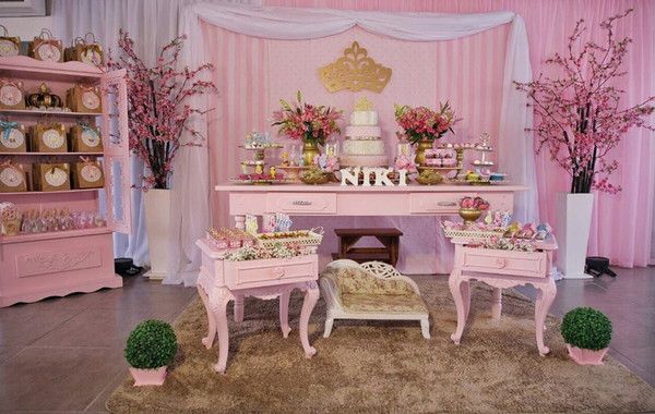 Porno amador até gozar na bucetinha Festa da coroa rosa e dourado
