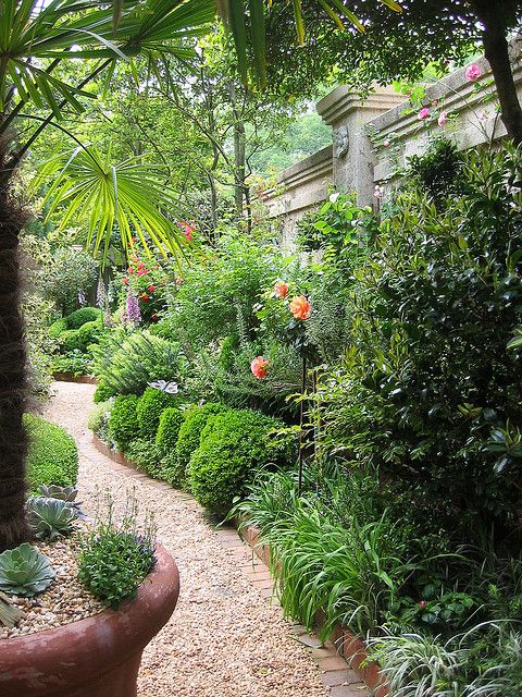 Louise Poer's courtyard garden | Flickr - Photo Sharing! ...I love the brick...