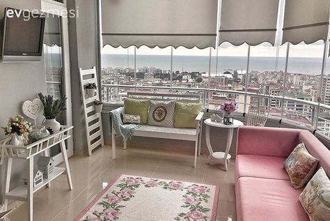 Balkon dekorasyonu zamanı. Gerçek evlerden 28 şahane balkon tasarımı..