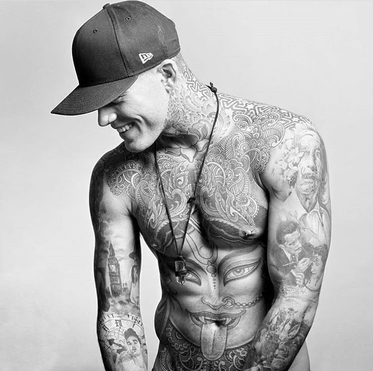 Tattoo leiste mann