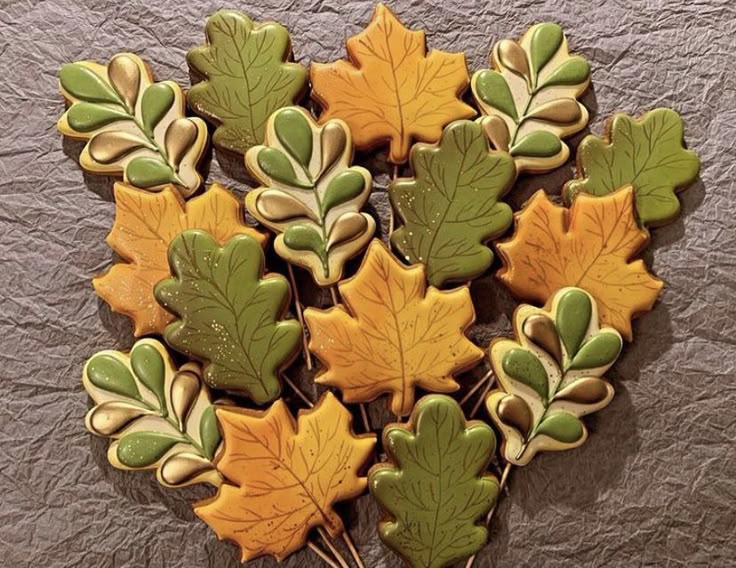 Sugar cookies leaves