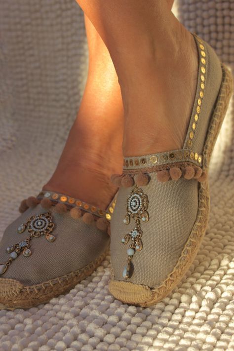 decorar zapatillas con lentejuelas m 225 s de 25 ideas incre 237 bles sobre bordados con lentejuelas decorar zapatillas con lentejuelas m 225 s de 25 ideas incre 237 bles sobre bordados con lentejuelas