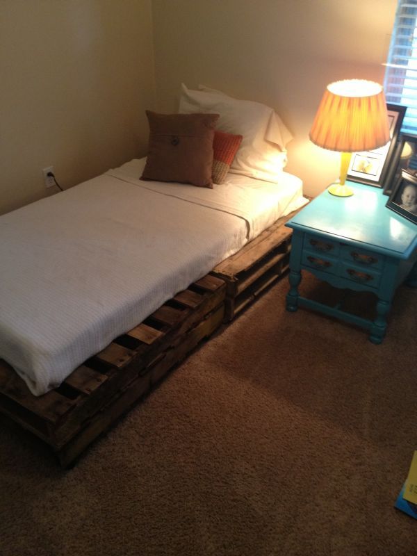 Pallet Addicted 30 Bed Frames Made Of Recycled Pallets Pallet Bed Frame Diy Pallet Furniture Bedroom Diy Pallet Bed