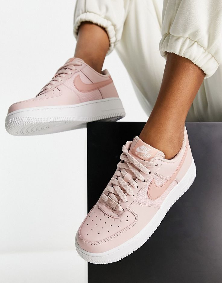 Nike Air Force 1 07 Sneakers van roze mix ASOS Nike air