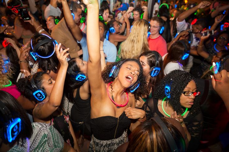 Club wet babe party