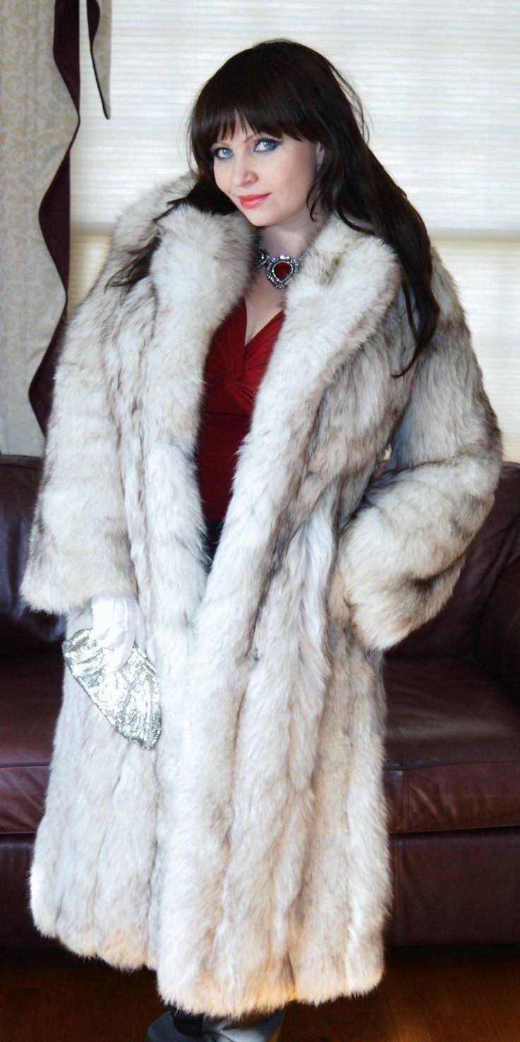 Real Fur Coats White - Tradingbasis