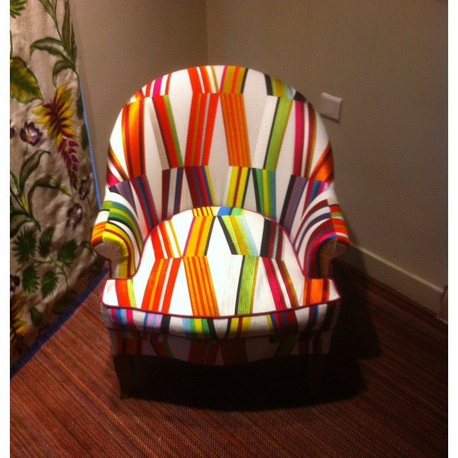 Voltaire En Volutes Rouges Fauteuil Deco Meuble Deco Mobilier De Salon
