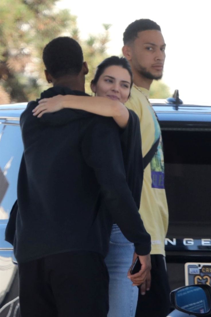 Pin By Salen Tly On Kenny Kendall Jenner Outfits Kendall Jenner Street Style Kylie Kardashian