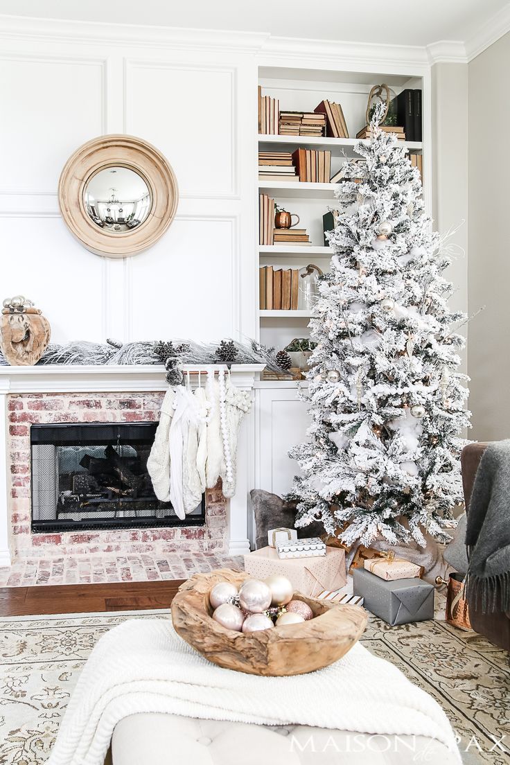Tips For Simple Elegant Holiday Decor Elegant Holiday Decor Simple Holiday Decor Christmas Decorations For The Home Tips For Simple Elegant Holiday Decor Elegant Holiday Decor Simple Holiday Decor Christmas Decorations For The Home