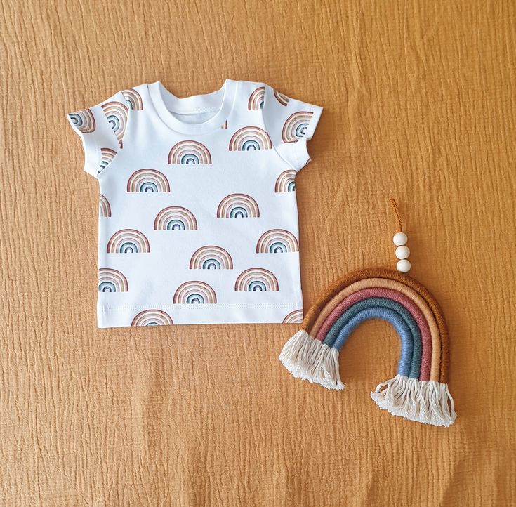 Rainbows organic cotton baby / toddler t-shirt - print t-shirt for boys or girl...