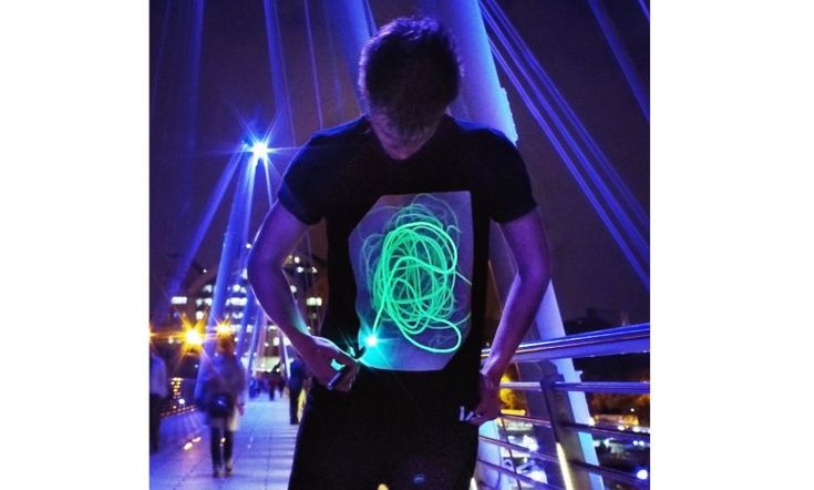 12-14 Years Illuminated Apparel Interactive Glow in The Dark T-Shirt Black 12-14 Years Illuminated Apparel Interactive Glow in The Dark T-Shirt Black