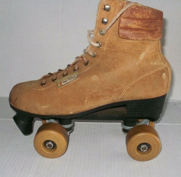 FREE FORMER VINTAGE CLASSIC MEN'S BEIGE SUEDE ROLLER SKATES SIZE 10 M #