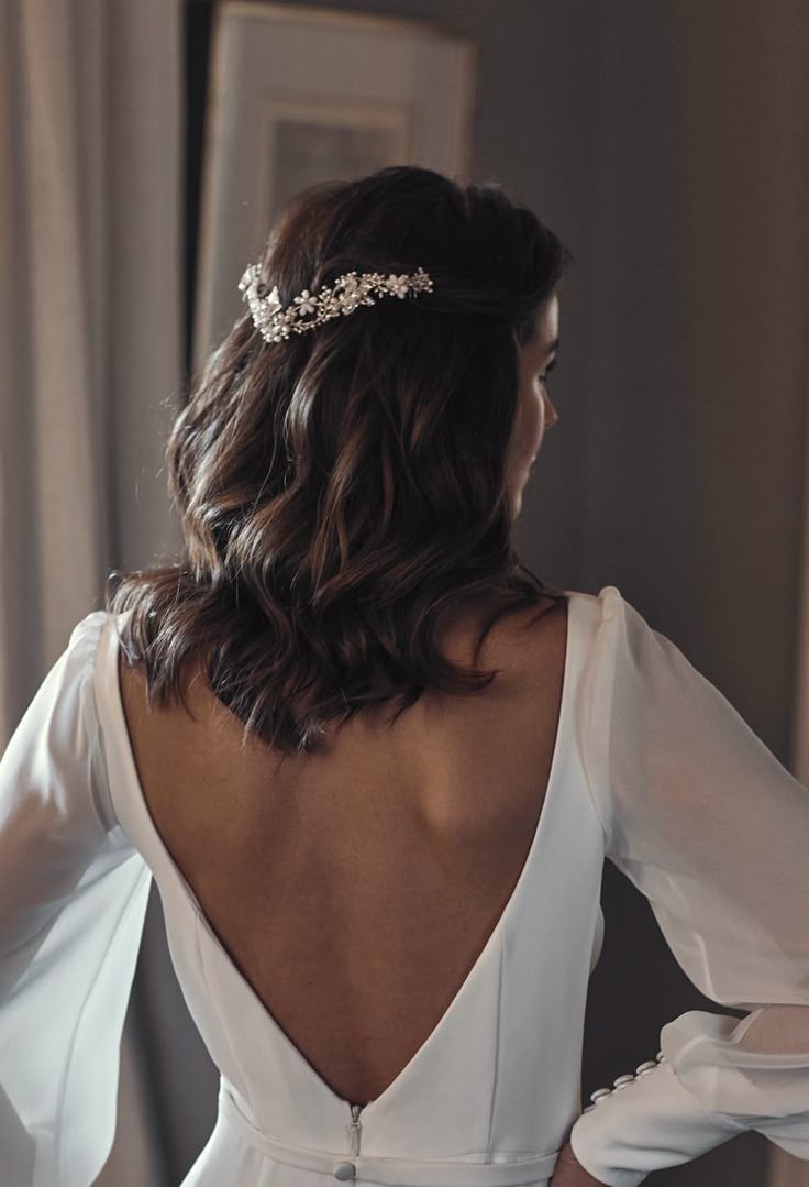 37 lovely half up half down hairstyles for the fashionable bride 37 lovely half up half down hairstyles for the fashionable bride