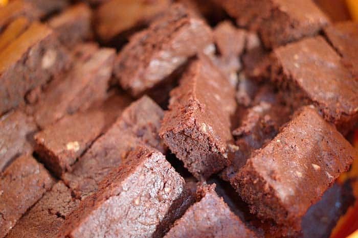 Cómo Hacer Brownie De Chocolate Comedera Recetas Tips Y Consejos Para Comer Mejor Recipe Sweet Potato Brownies Brownie Recipes Almond Recipes