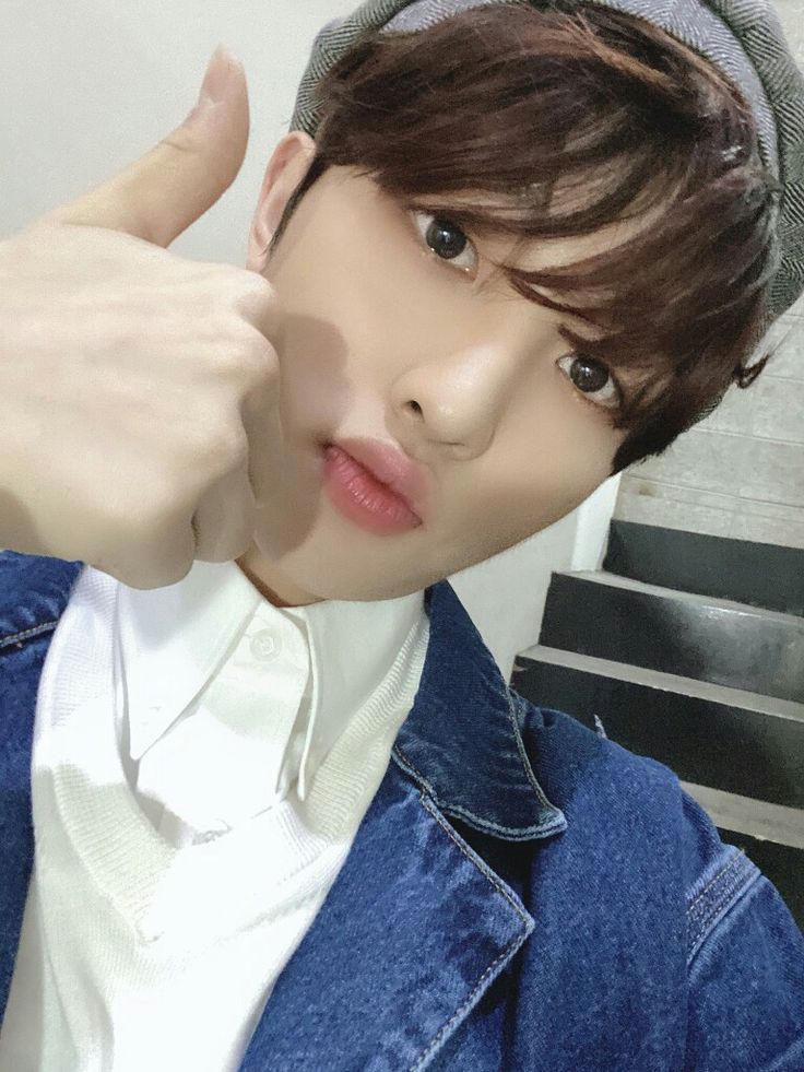 lee hyeop woollim rookie update 200426 nose ring lee hyeop woollim rookie update 200426 nose ring