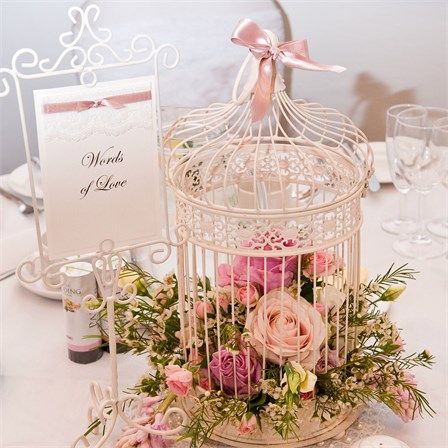 Laura Rob S Real Wedding Vintage Inspired Decor In 2018 Laura Rob S Real Wedding Vintage Inspired Decor In 2018 Flowers Pinterest Centerpieces And