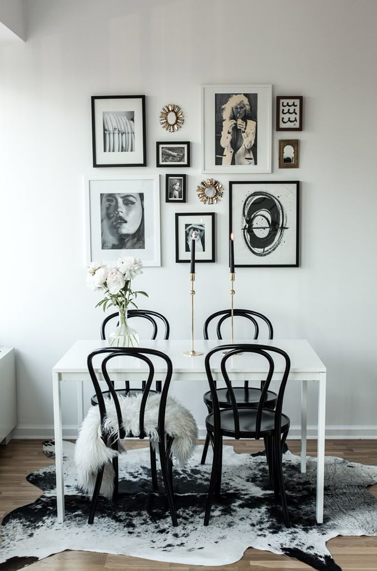 16 Classic Chic Thonet Bentwood Dining Chairs 16 Classic Chic Thonet Bentwood Dining Chairs